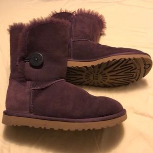 Ugg’s maroon/dark purple
